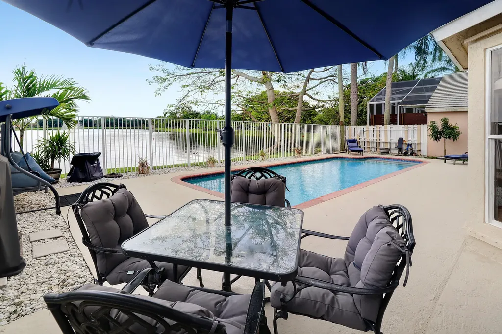 5220 NW 53rd Avenue Coconut Creek FL 33073