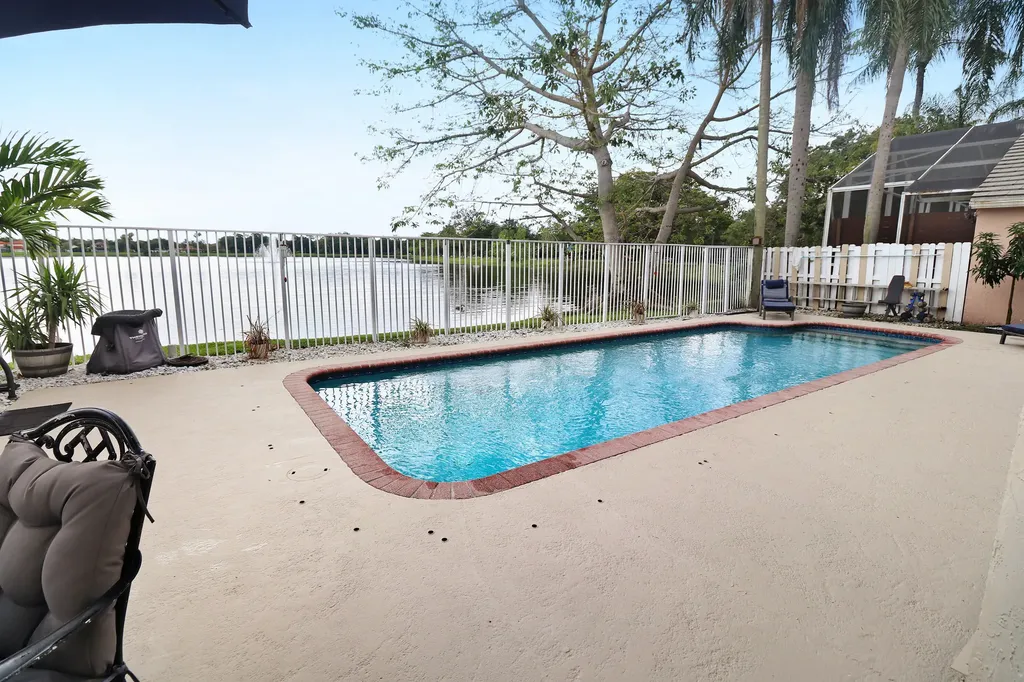 5220 NW 53rd Avenue Coconut Creek FL 33073