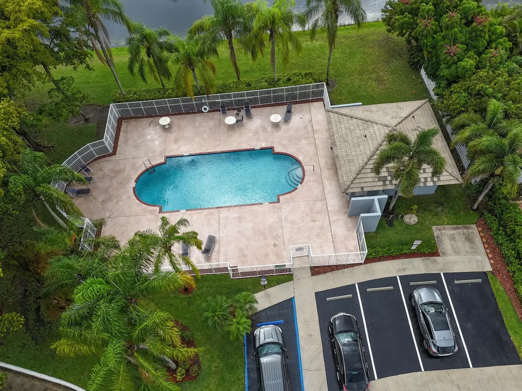 5220 NW 53rd Avenue Coconut Creek FL 33073
