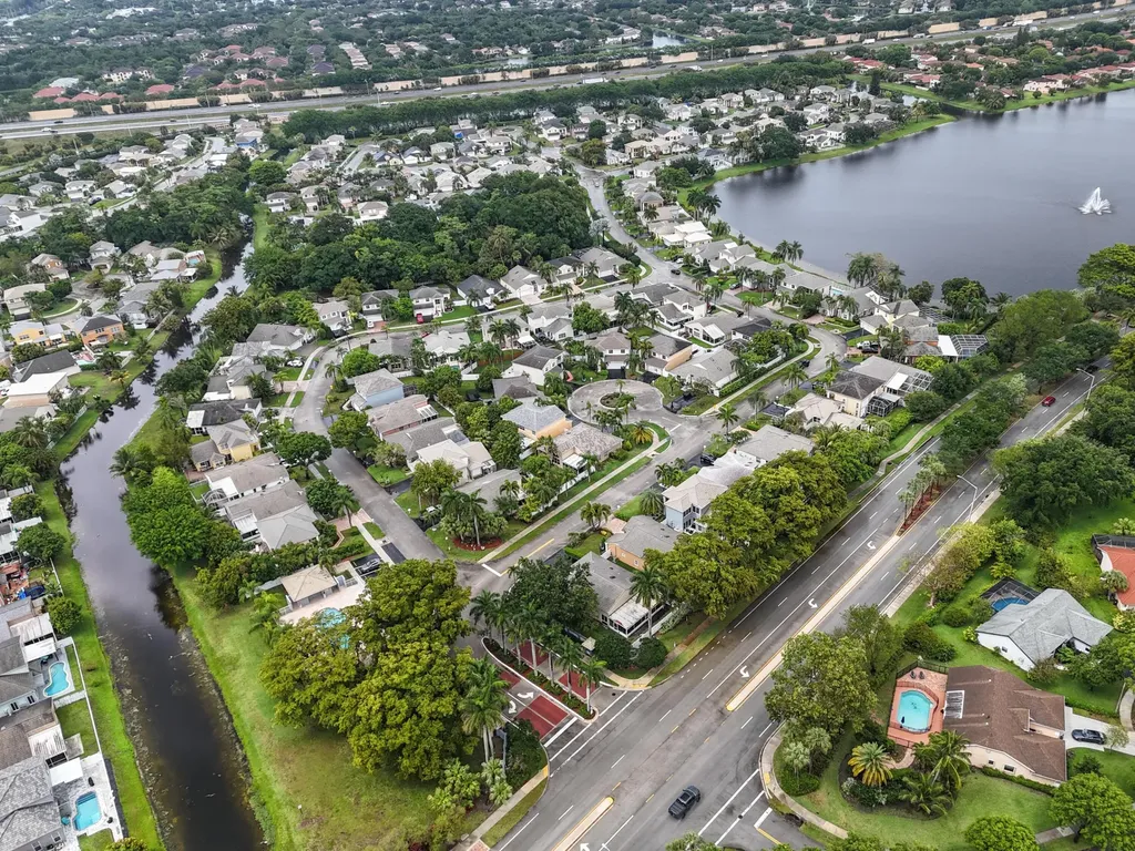 5220 NW 53rd Avenue Coconut Creek FL 33073