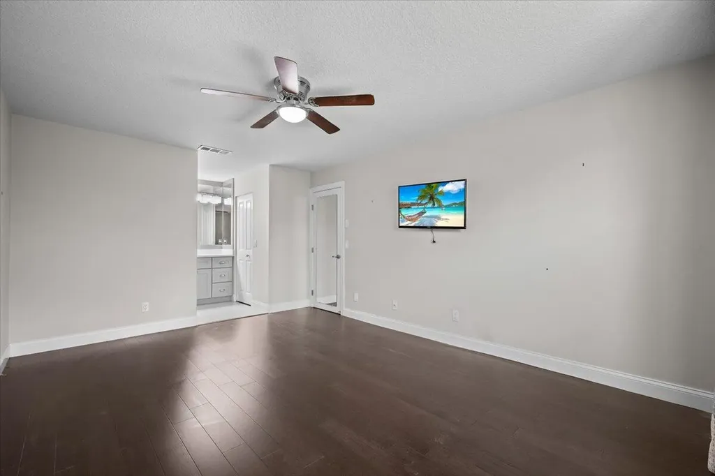129 Moccasin Trail S Jupiter FL 33458