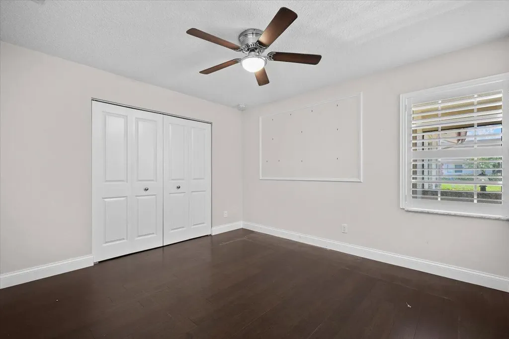 129 Moccasin Trail S Jupiter FL 33458