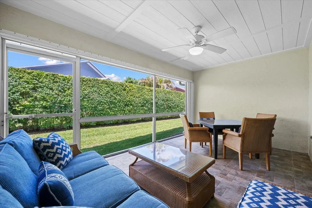 129 Moccasin Trail S Jupiter FL 33458