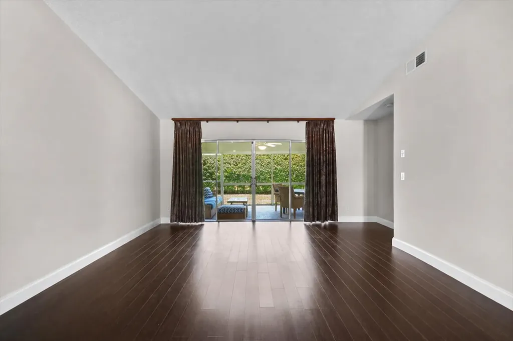 129 Moccasin Trail S Jupiter FL 33458