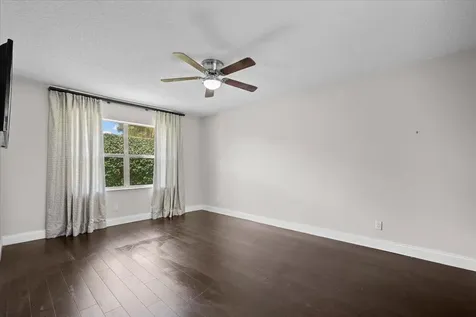 129 Moccasin Trail S Jupiter FL 33458