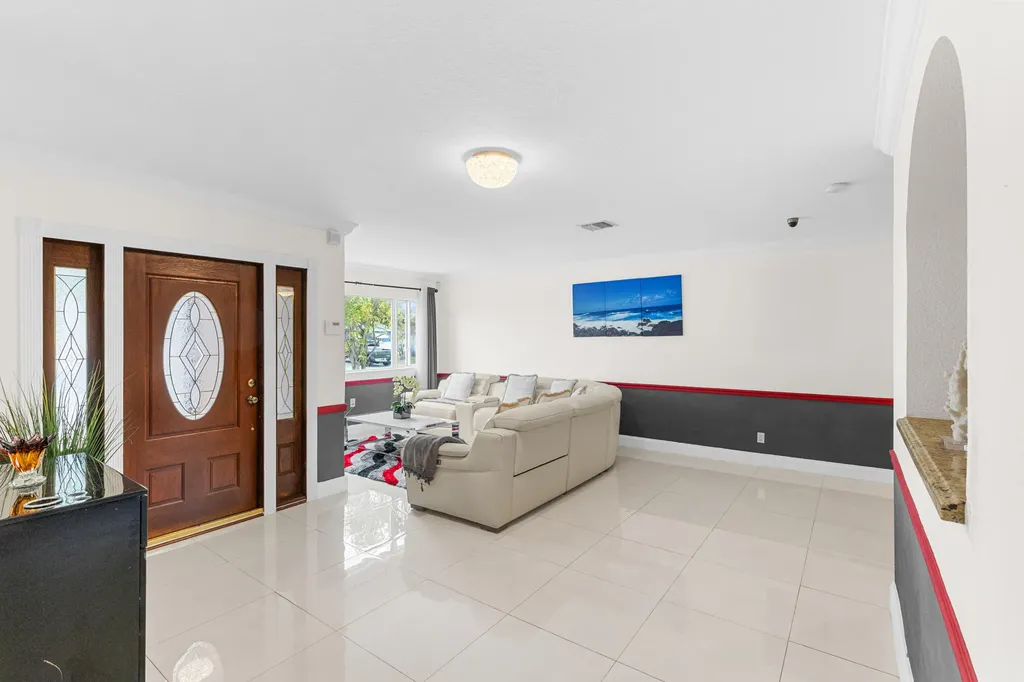 321 N 72nd Terrace Hollywood FL 33024
