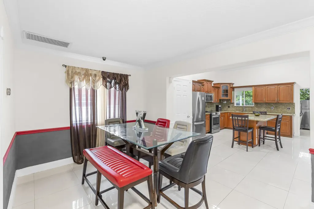 321 N 72nd Terrace Hollywood FL 33024