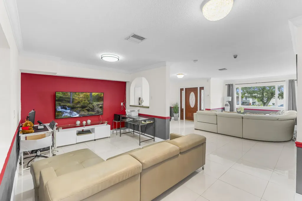 321 N 72nd Terrace Hollywood FL 33024
