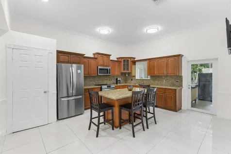 321 N 72nd Terrace Hollywood FL 33024
