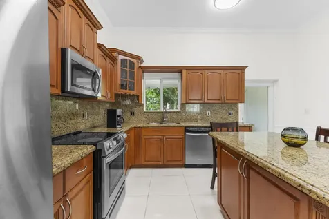 321 N 72nd Terrace Hollywood FL 33024