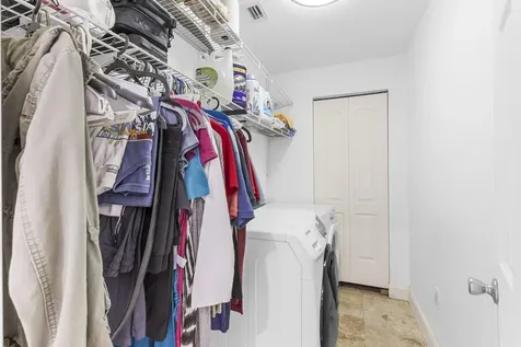 321 N 72nd Terrace Hollywood FL 33024