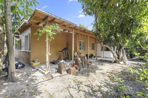321 N 72nd Terrace Hollywood FL 33024