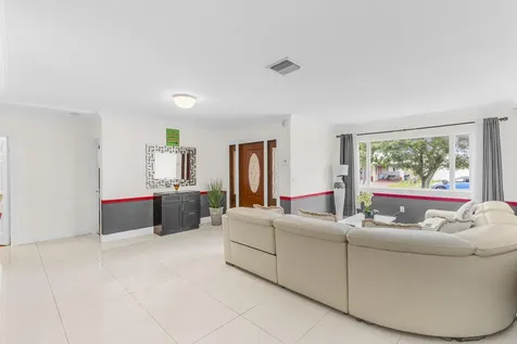 321 N 72nd Terrace Hollywood FL 33024