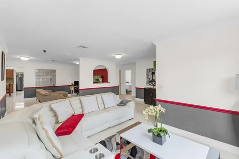 321 N 72nd Terrace Hollywood FL 33024
