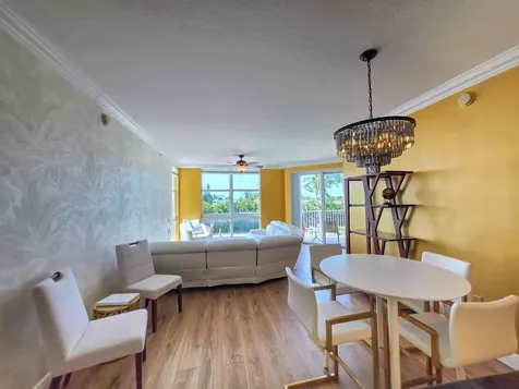 806 E Windward Way Lantana FL 33462