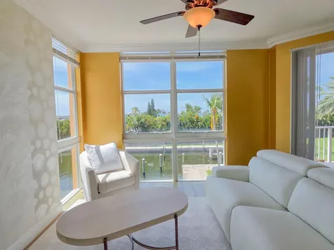 806 E Windward Way Lantana FL 33462