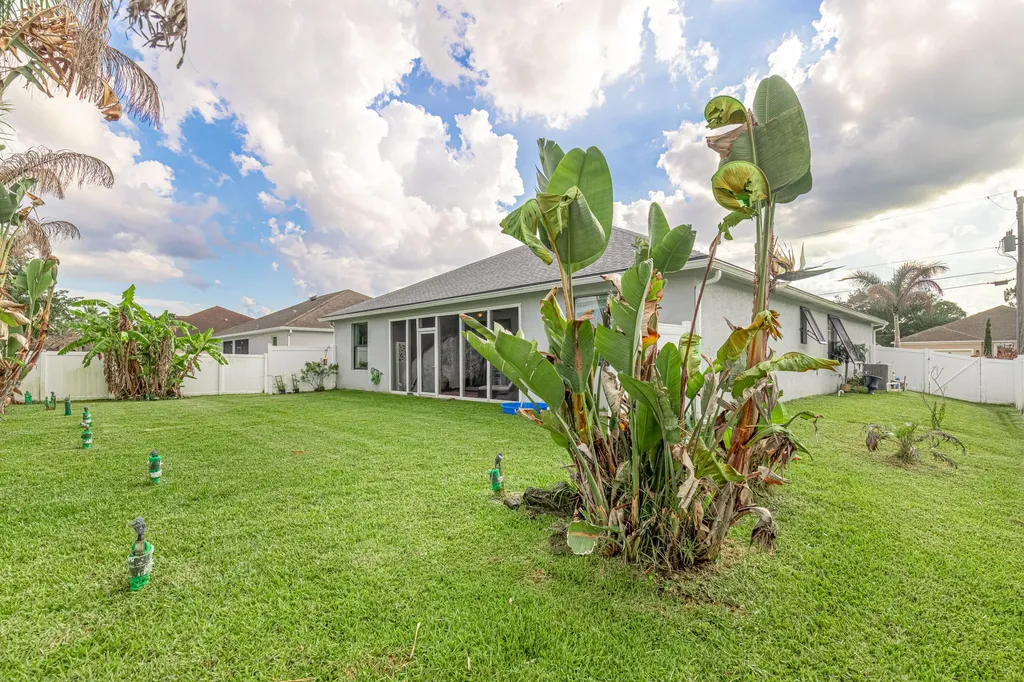 5775 NW Cahaba Street Port St Lucie FL 34986