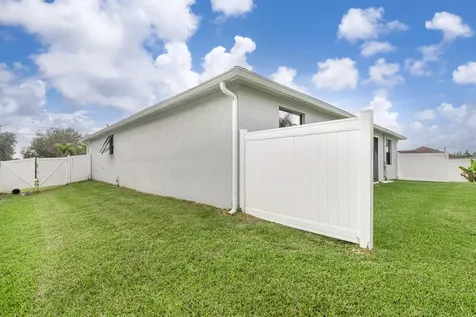5775 NW Cahaba Street Port St Lucie FL 34986