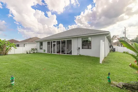 5775 NW Cahaba Street Port St Lucie FL 34986