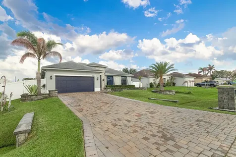 5775 NW Cahaba Street Port St Lucie FL 34986