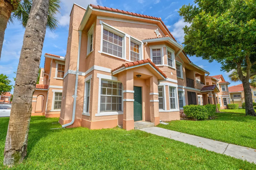 1307 Belmont Lane North Lauderdale FL 33068