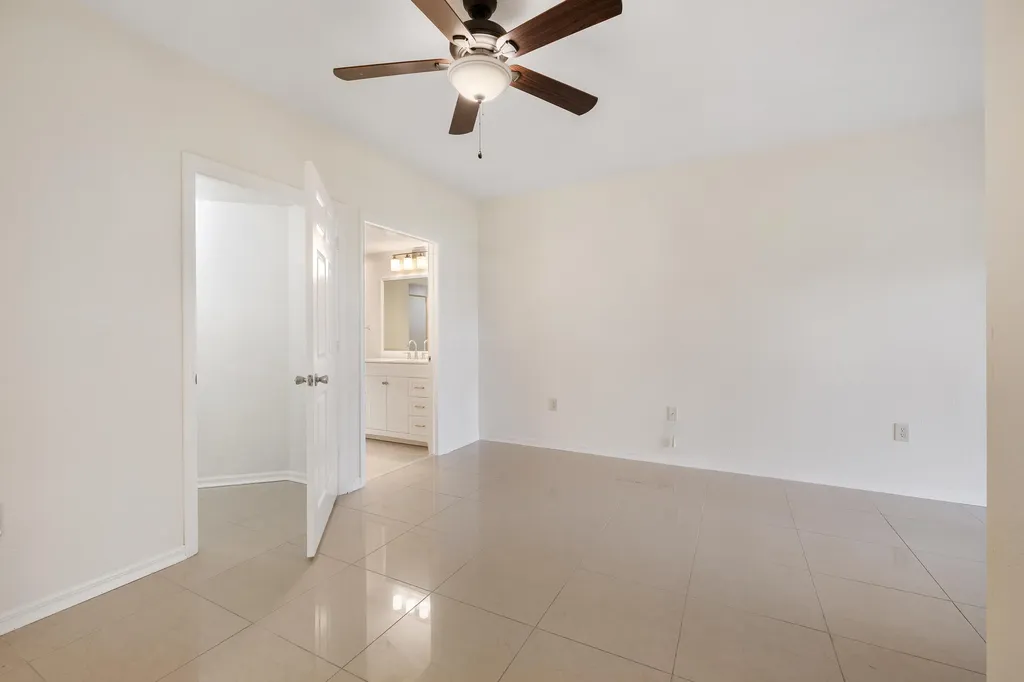 1307 Belmont Lane North Lauderdale FL 33068