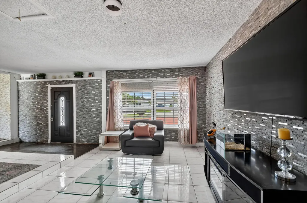 4033 Kent Avenue Lake Worth Beach FL 33461