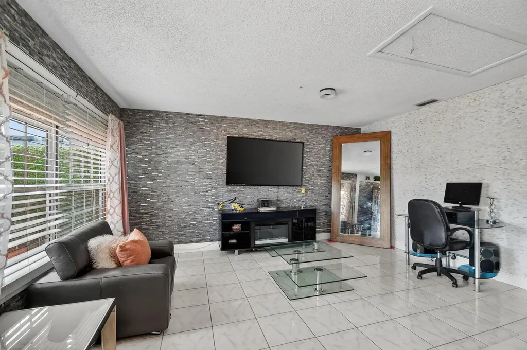 4033 Kent Avenue Lake Worth Beach FL 33461