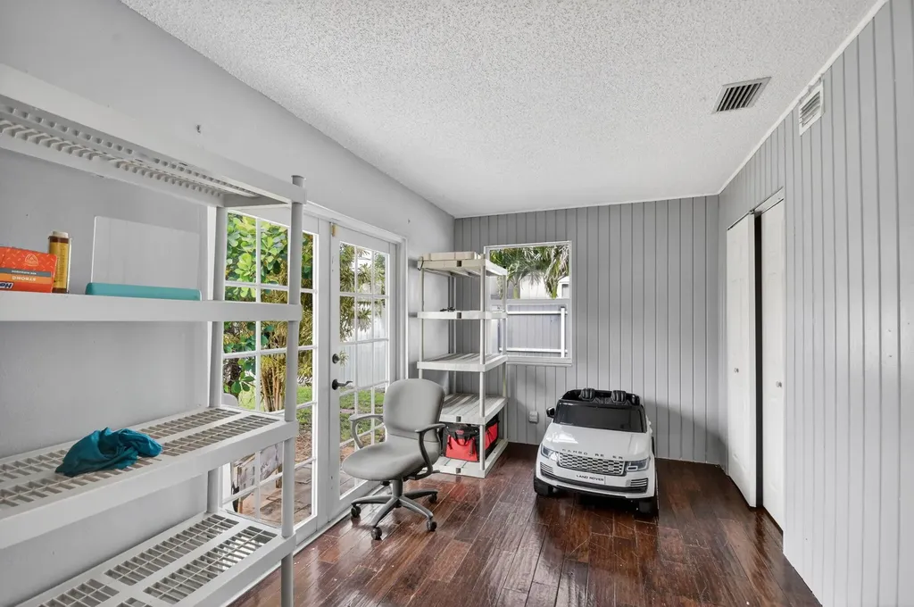 4033 Kent Avenue Lake Worth Beach FL 33461
