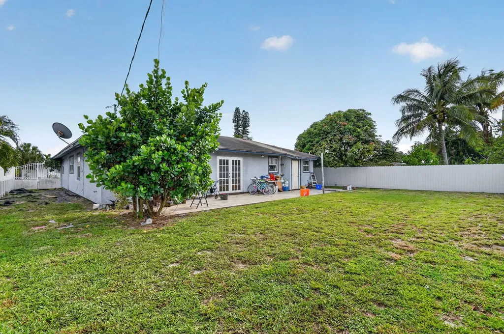 4033 Kent Avenue Lake Worth Beach FL 33461