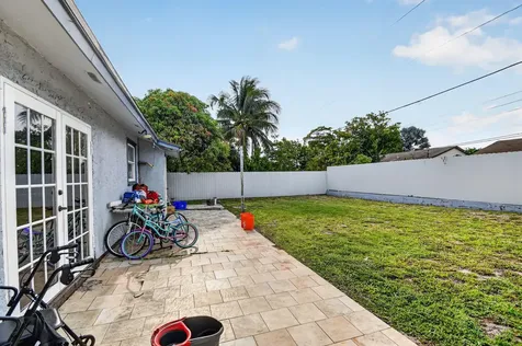 4033 Kent Avenue Lake Worth Beach FL 33461