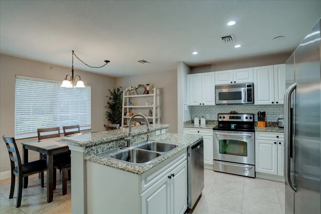 6633 Old Farm Trail Boynton Beach FL 33437