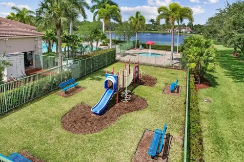 6633 Old Farm Trail Boynton Beach FL 33437