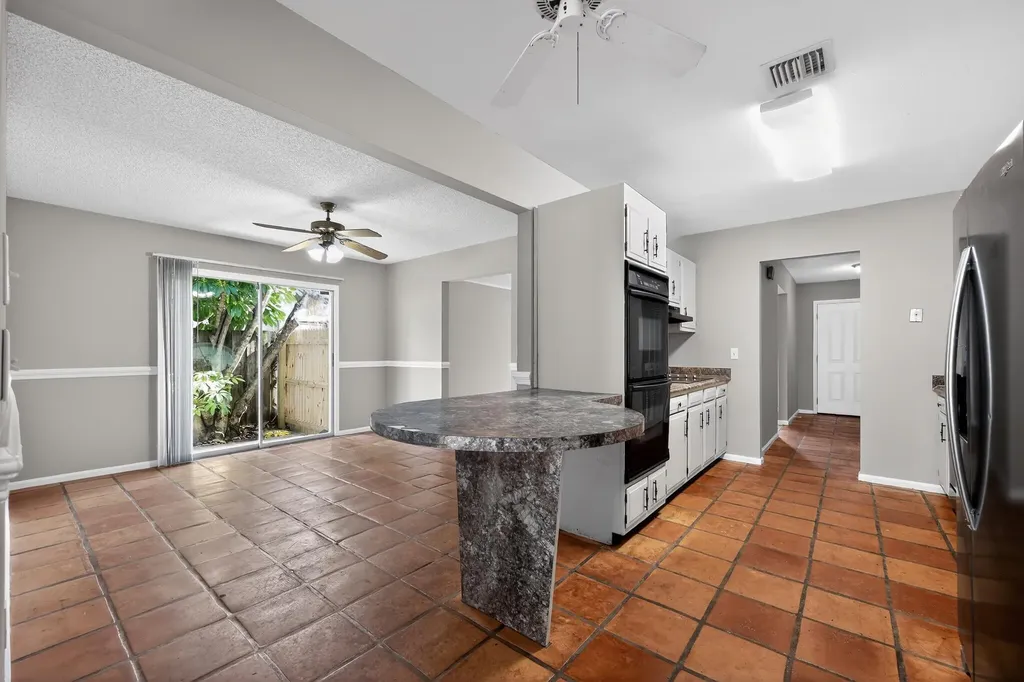 748 Place Chateau Delray Beach FL 33445