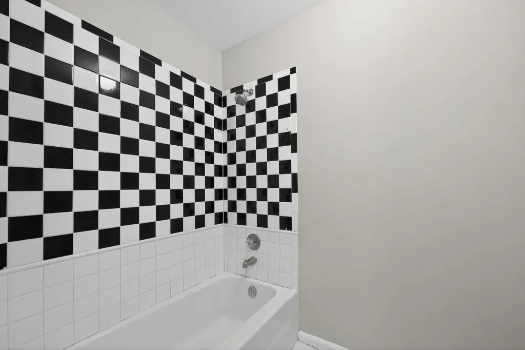 748 Place Chateau Delray Beach FL 33445