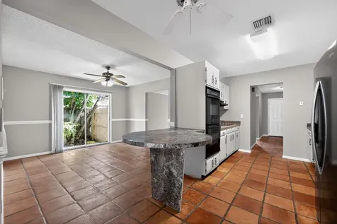 748 Place Chateau Delray Beach FL 33445