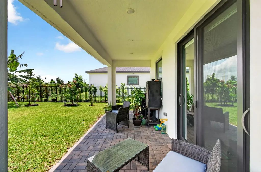 1136 Tangled Orchard Trace Loxahatchee FL 33470