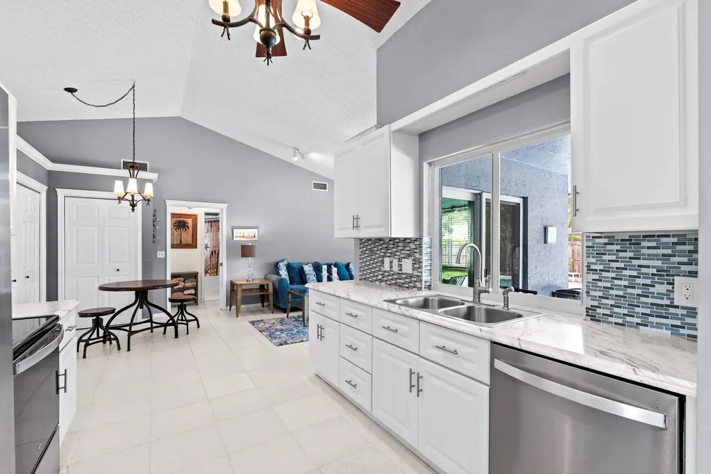 986 Cherry Lane Wellington FL 33414