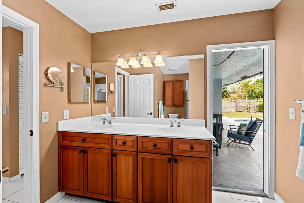 986 Cherry Lane Wellington FL 33414