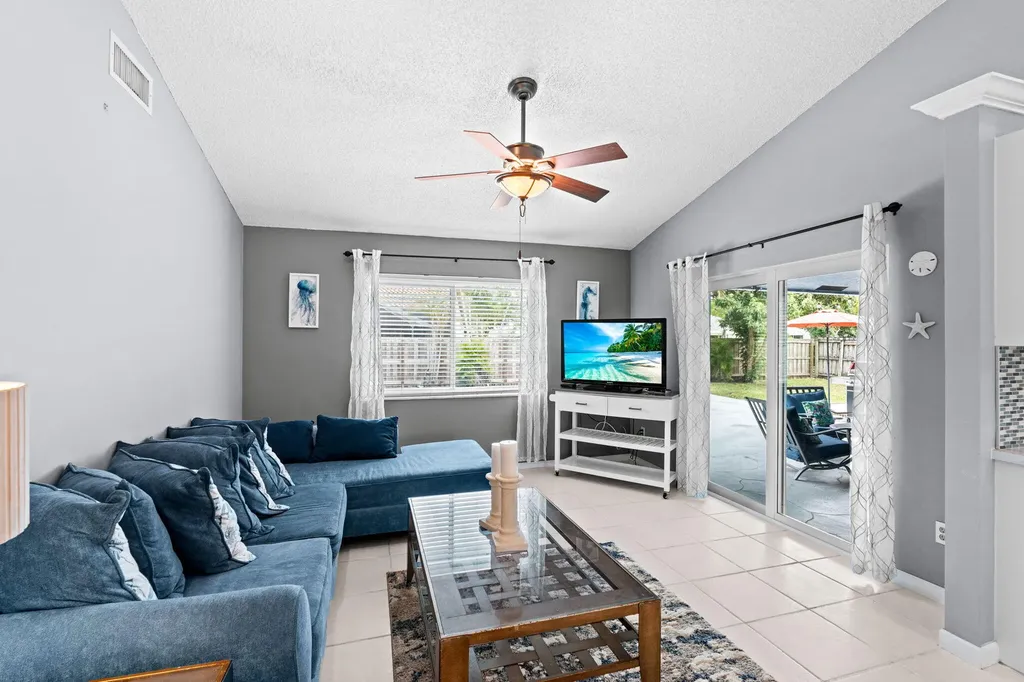 986 Cherry Lane Wellington FL 33414