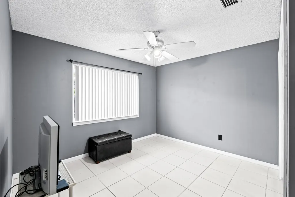 986 Cherry Lane Wellington FL 33414