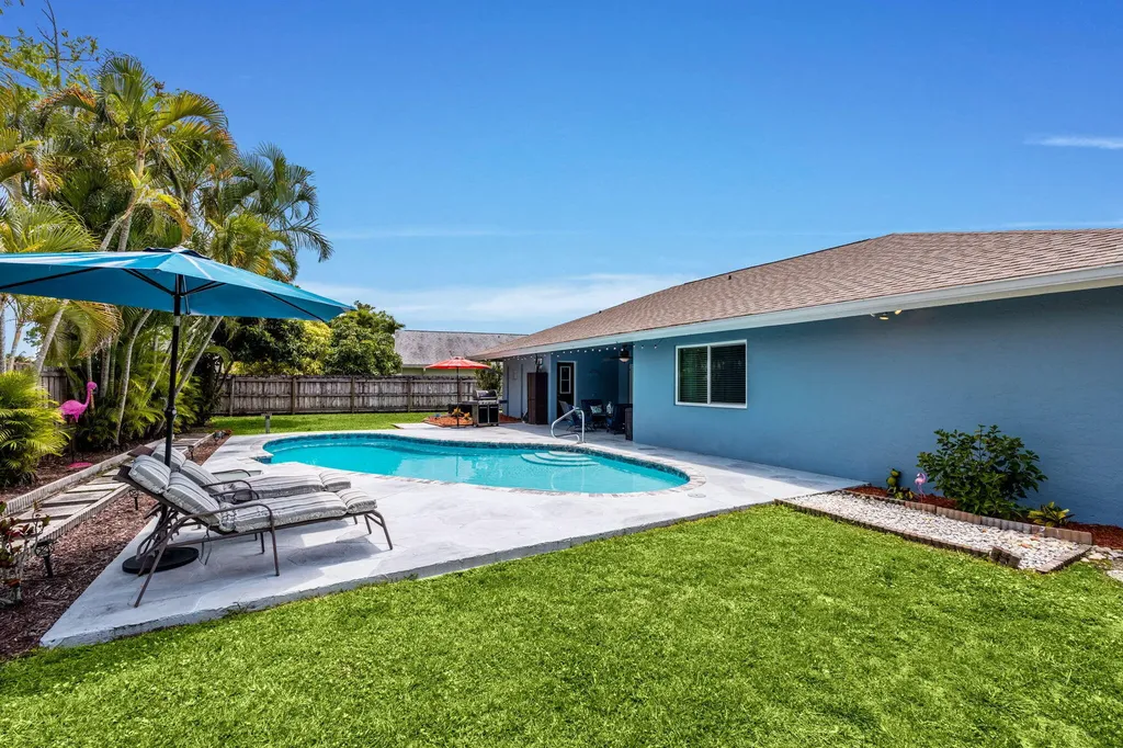 986 Cherry Lane Wellington FL 33414