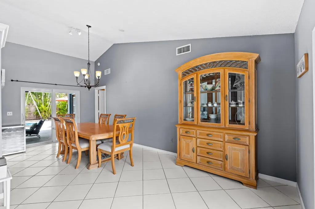 986 Cherry Lane Wellington FL 33414