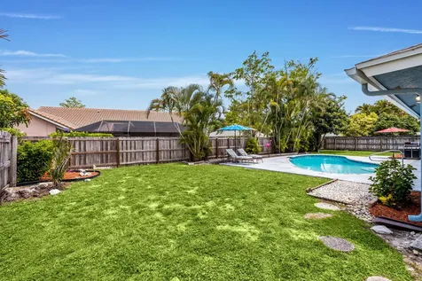 986 Cherry Lane Wellington FL 33414
