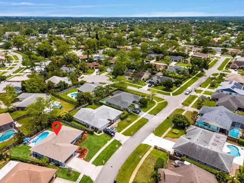 986 Cherry Lane Wellington FL 33414