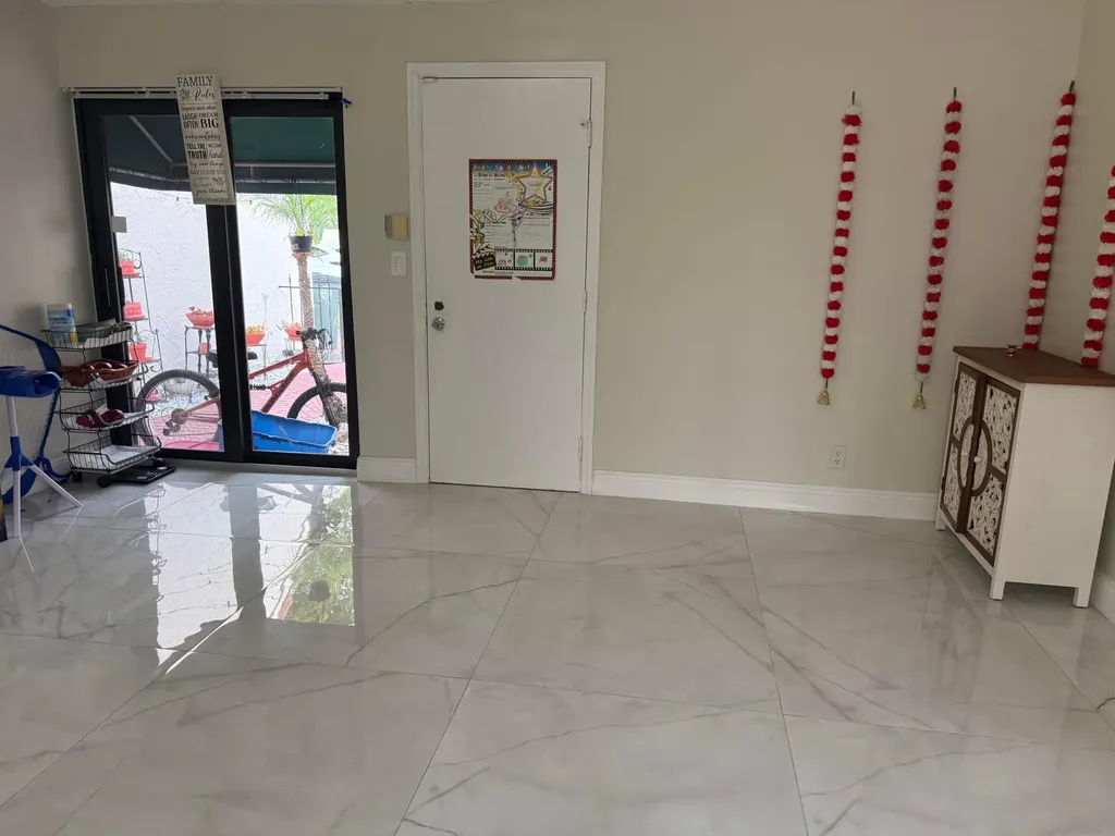 6420 Via Tierra Boca Raton FL 33433