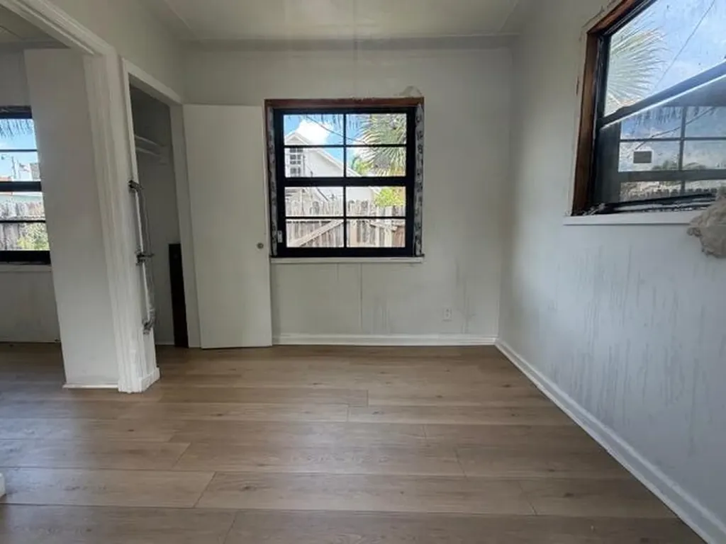 521 48th Street West Palm Beach FL 33407