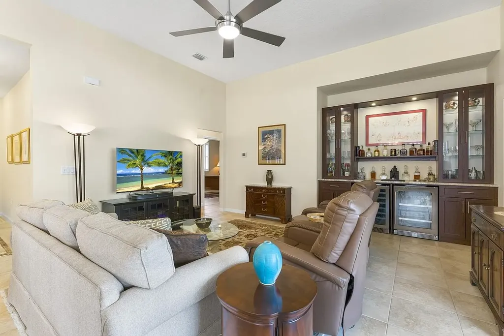 7218 E Village Square Vero Beach FL 32966