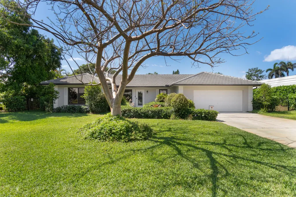 820 Canary Walk Delray Beach FL 33483
