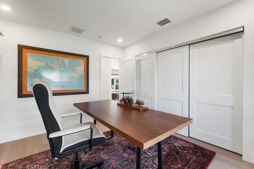 820 Canary Walk Delray Beach FL 33483